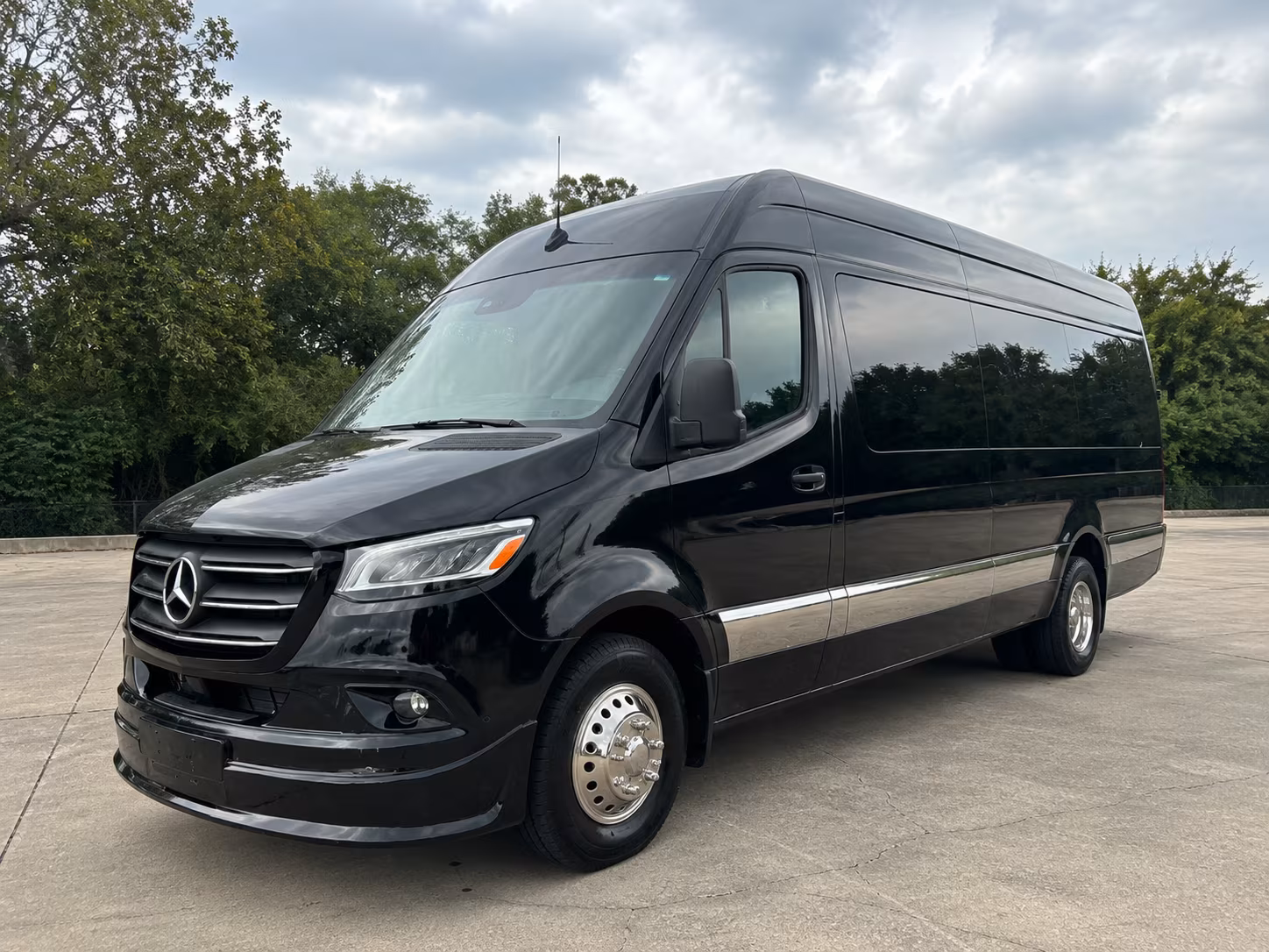 20 passenger sprinter van